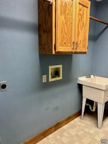 $354,900 | 3101 Southwest Muirfield Court, Topeka, KS 66614