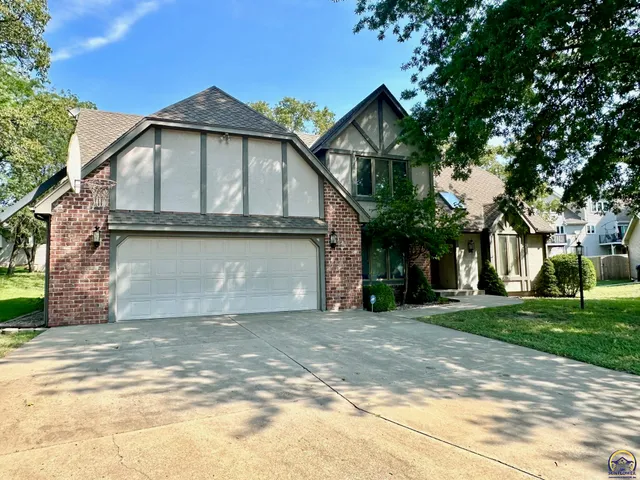 $354,900 | 3101 Southwest Muirfield Court, Topeka, KS 66614