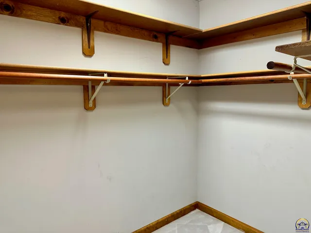 $354,900 | 3101 Southwest Muirfield Court, Topeka, KS 66614