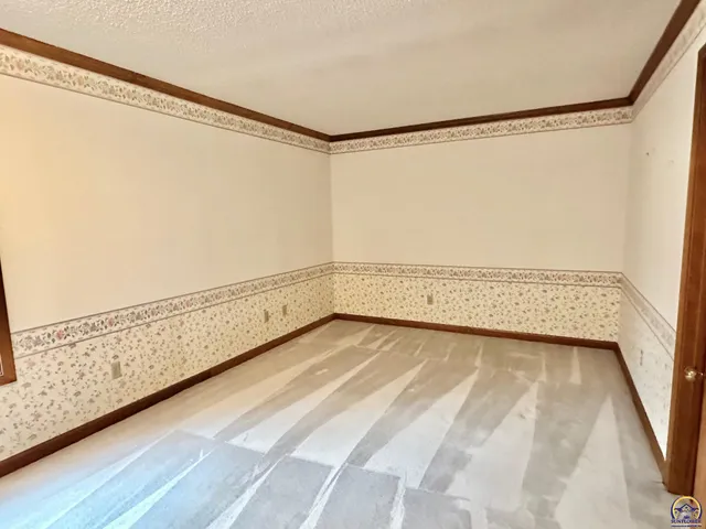 $354,900 | 3101 Southwest Muirfield Court, Topeka, KS 66614