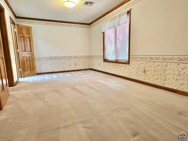 $354,900 | 3101 Southwest Muirfield Court, Topeka, KS 66614