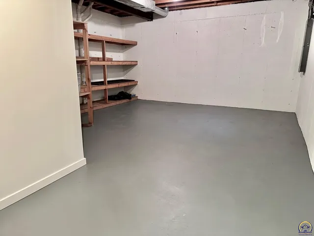 $354,900 | 3101 Southwest Muirfield Court, Topeka, KS 66614