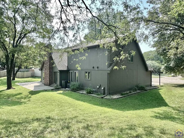 $354,900 | 3101 Southwest Muirfield Court, Topeka, KS 66614