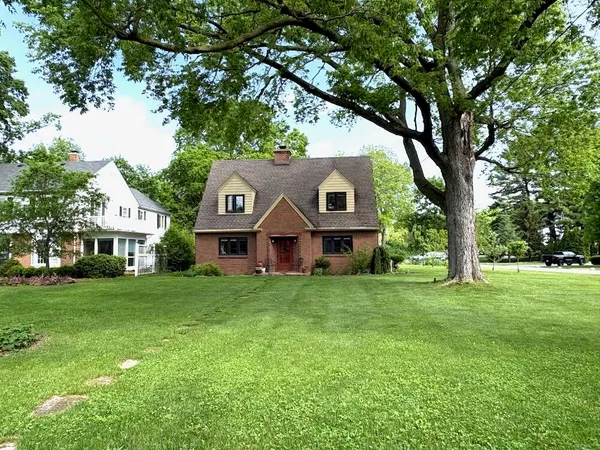 $299,900 | 1881 Sherwood Drive Southwest, Beloit, WI 53511