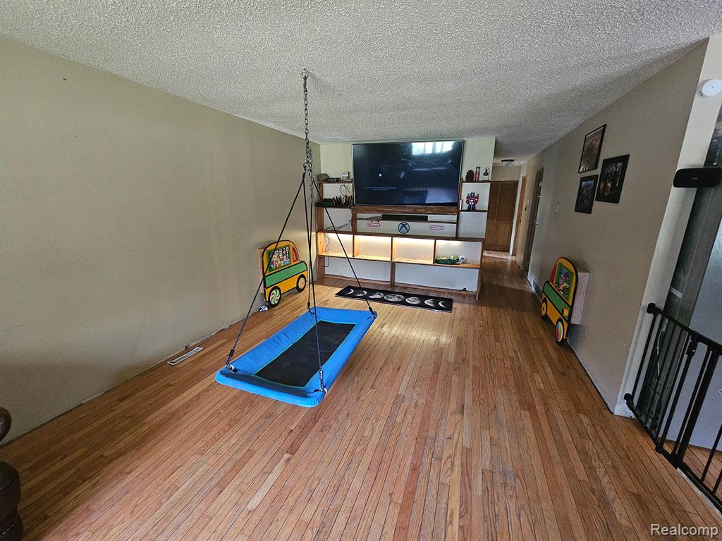 15246 Ripple Drive Linden, MI 48451 - Photo 10 of 44 Gallery Image 10