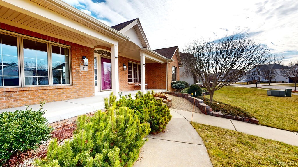 8 Newcastle Drive Amherst, NY 14221 - Photo 2 of 49