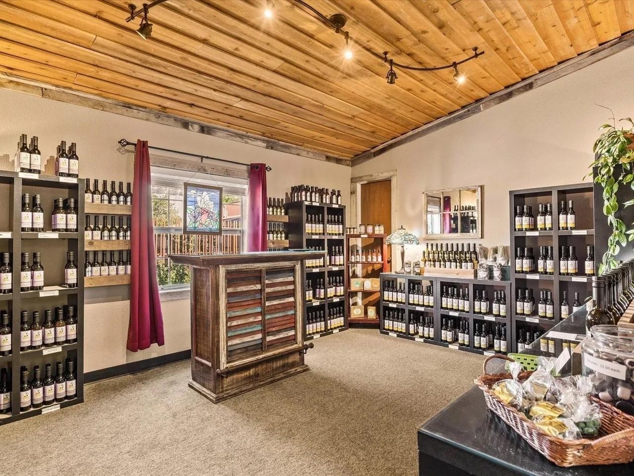 3669 G Road Palisade, CO 81526 - Photo 32 of 40 a room with furniture and gym equipment