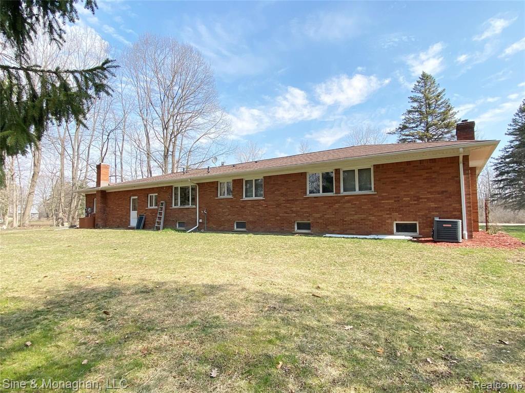 2804 Ellsworth Road Columbus, MI 48063 - Photo 4 of 41