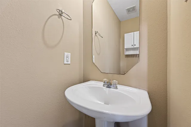 $295,000 | 3006 Palace Oaks Drive, Houston, TX 77082