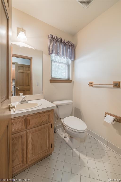 1242 Ruby Avenue Rochester Hills, MI 48309 - Photo 16 of 35