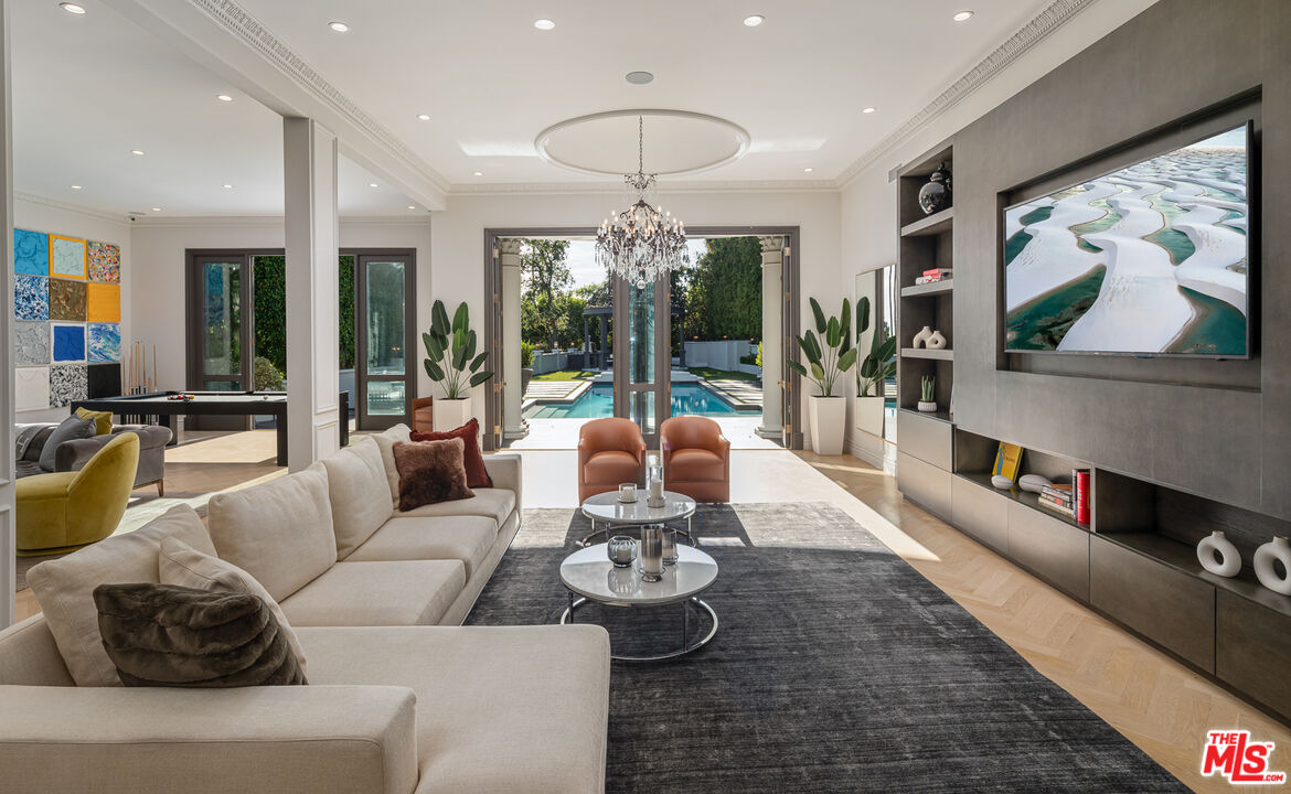 402 Doheny Road Beverly Hills, CA 90210 - Photo 16 of 55