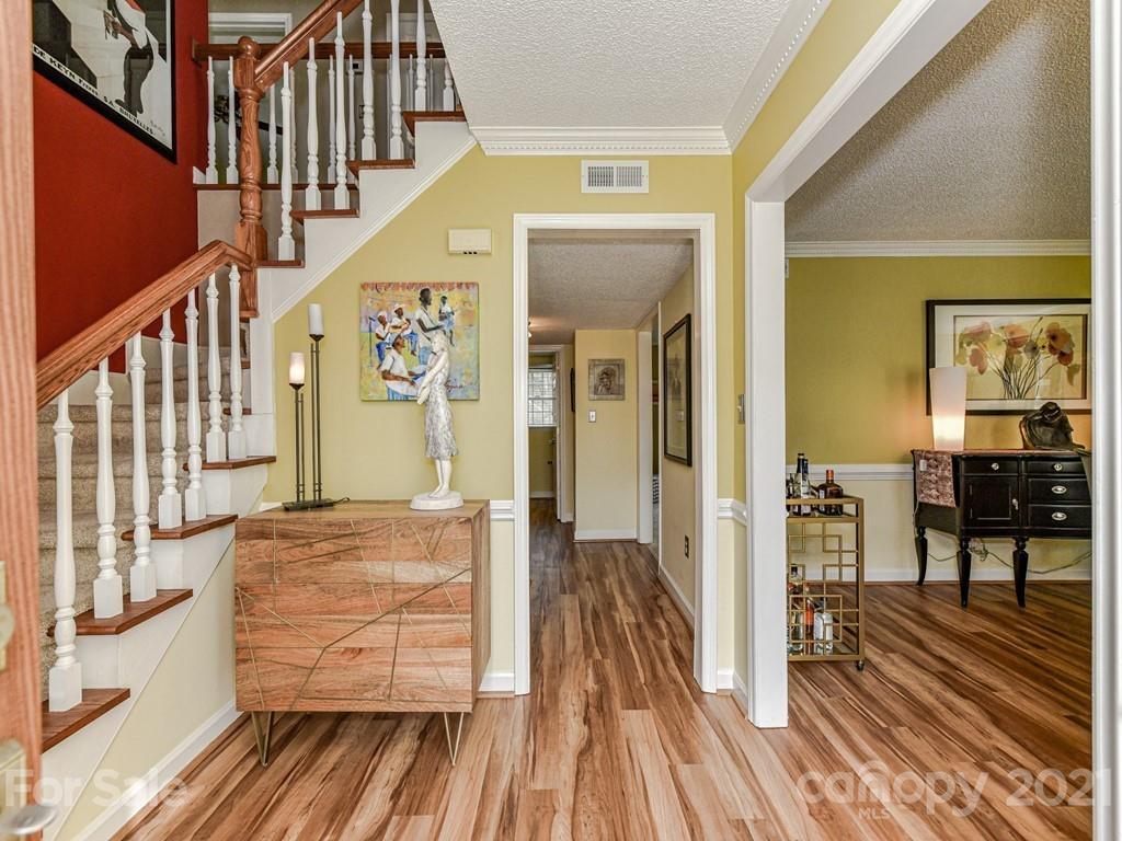 4732 Truscott Road Charlotte, NC 28226 - Photo 6 of 48 Gallery Image 6