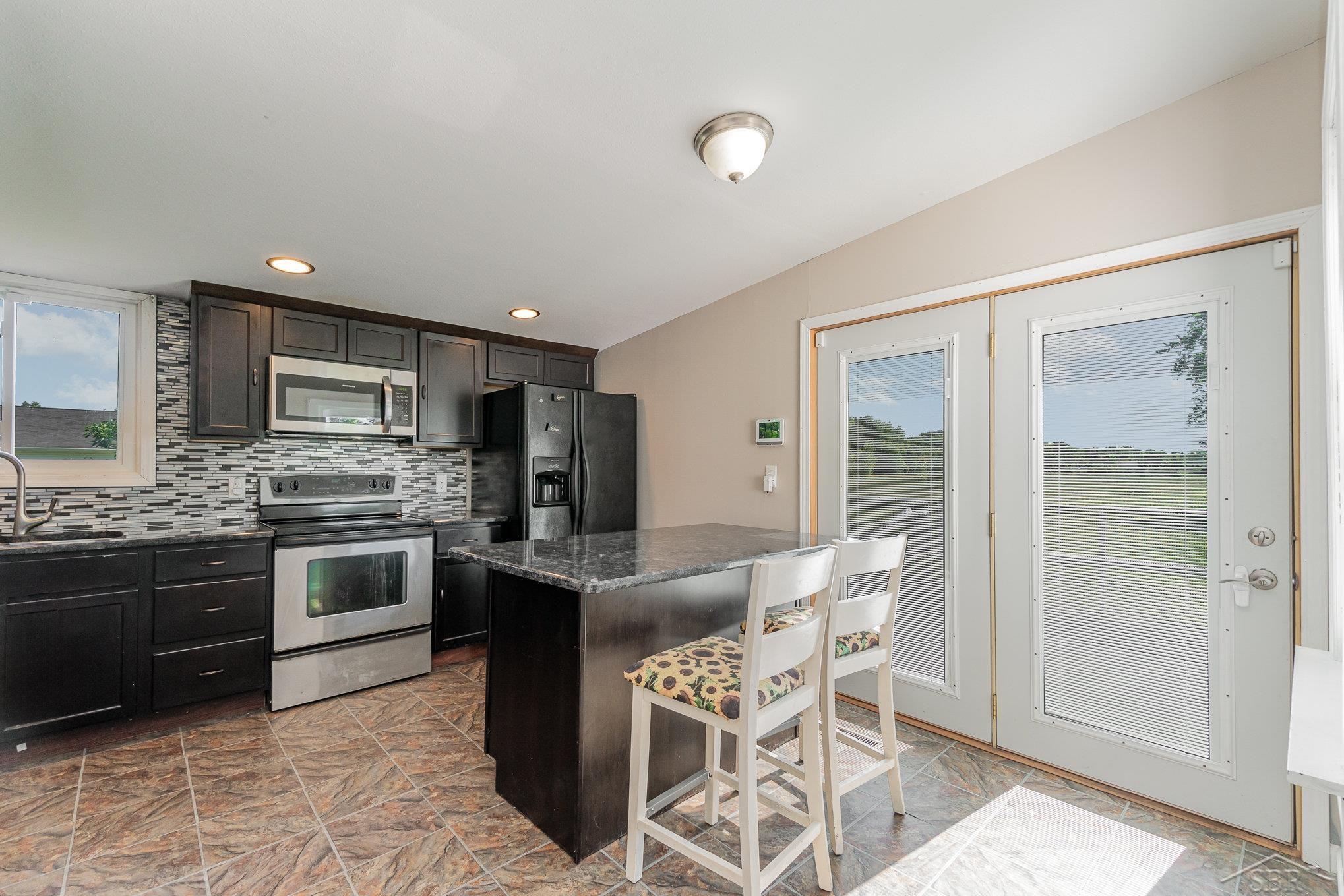 11057 Maple Road Birch Run, MI 48415 - Photo 10 of 26