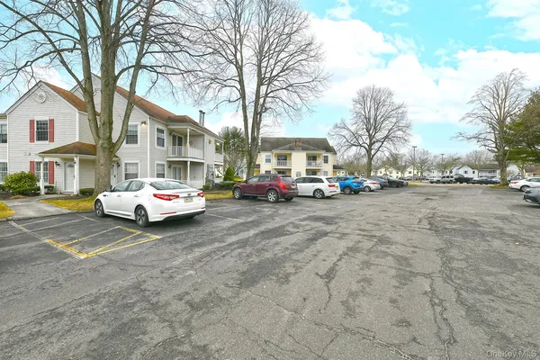 $2,600 | 171 Fairview Circle, Middle Island, NY 11953