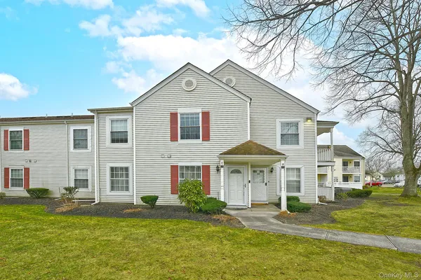 $2,600 | 171 Fairview Circle, Middle Island, NY 11953