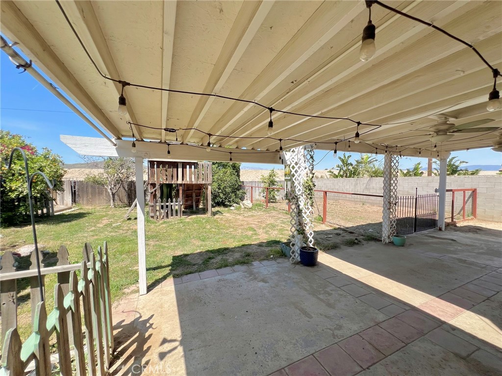 1505 Salmon River Road Riverside, CA 92501 - Photo 18 of 20