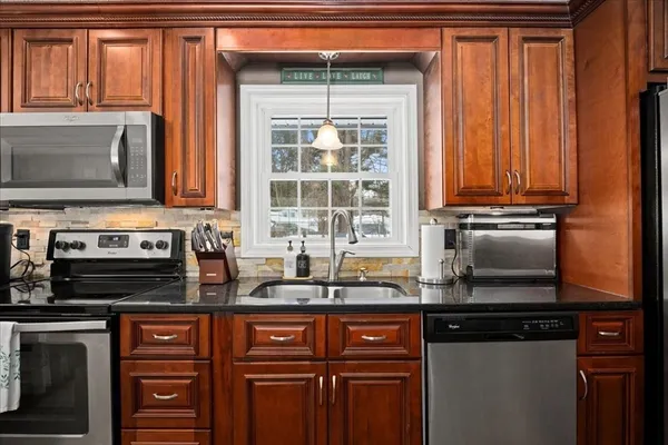 $699,900 | 25 Richard Road, Hudson, MA 01749