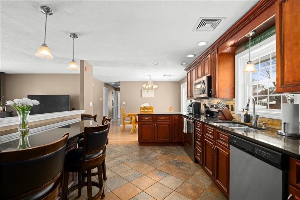 25 Richard Road Hudson, MA 01749 - Photo 12 of 35