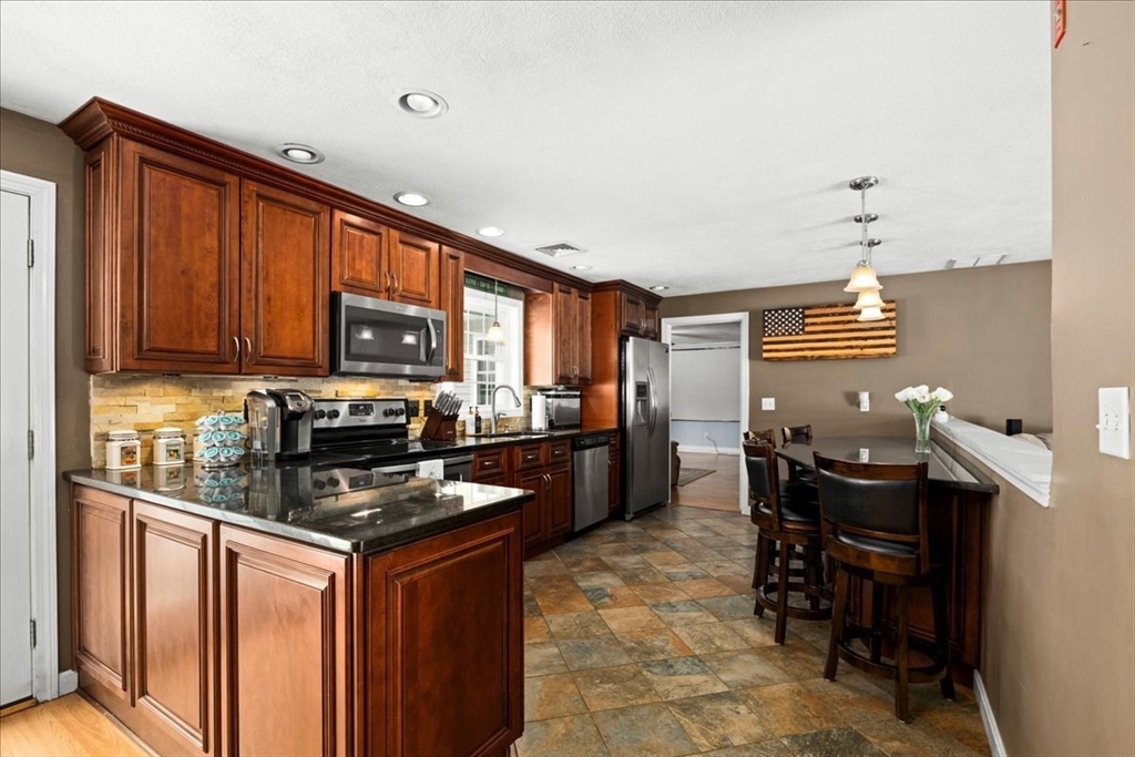 25 Richard Road Hudson, MA 01749 - Photo 8 of 35