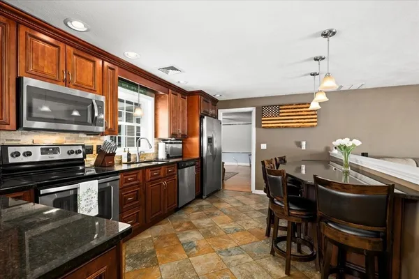 $699,900 | 25 Richard Road, Hudson, MA 01749