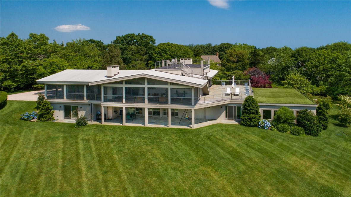 12 Round Hill Road Westerly, RI 02891 - Photo 3 of 46