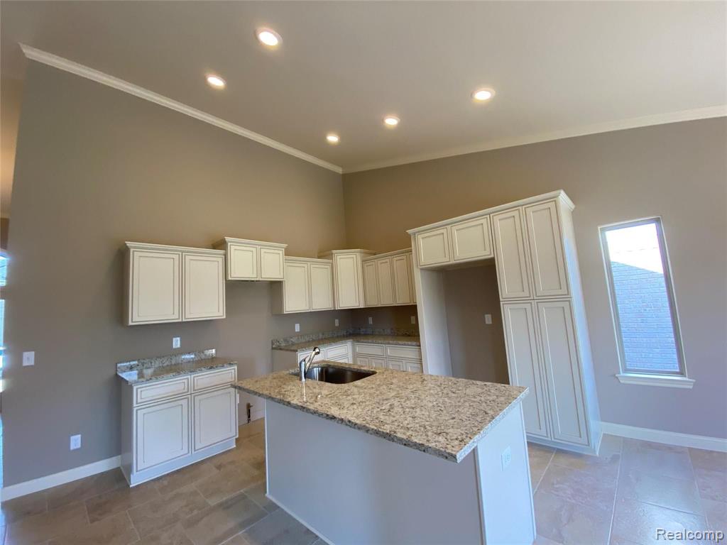 50438 Rory Drive Shelby, MI 48317 - Photo 4 of 23