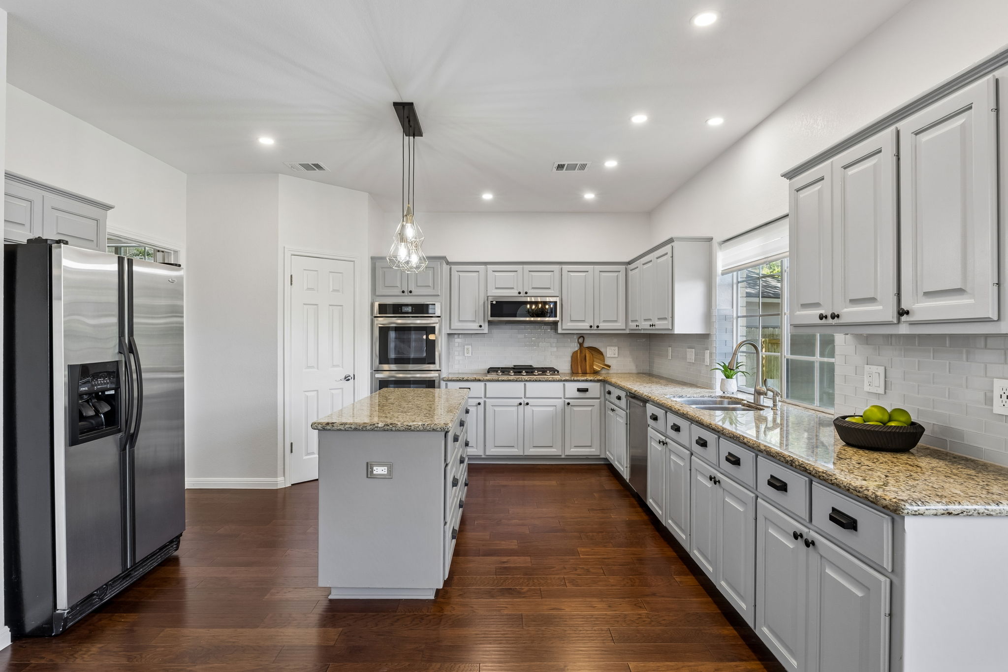 6557 Needham Lane Austin, TX 78739 - Photo 9 of 37