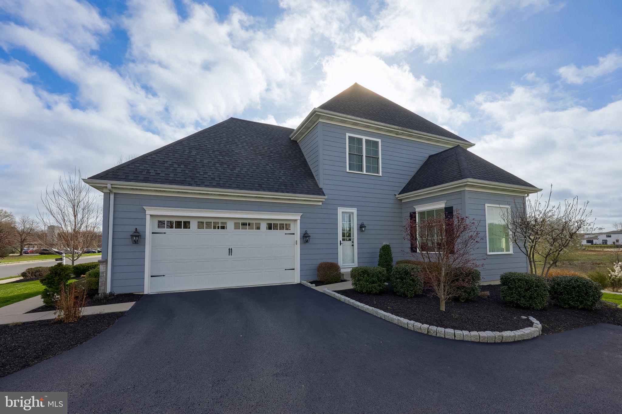 512 East Delp Road Lancaster, PA 17601 - Photo 67 of 75 a front view of a house with a garden