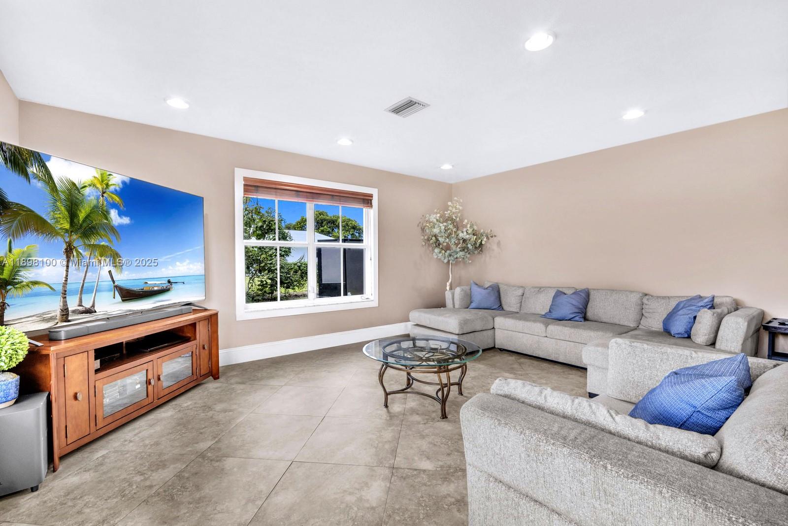 17041 Southwest 48th Street Southwest Ranches, FL 33331 - Photo 14 of 53 Gallery Image 14