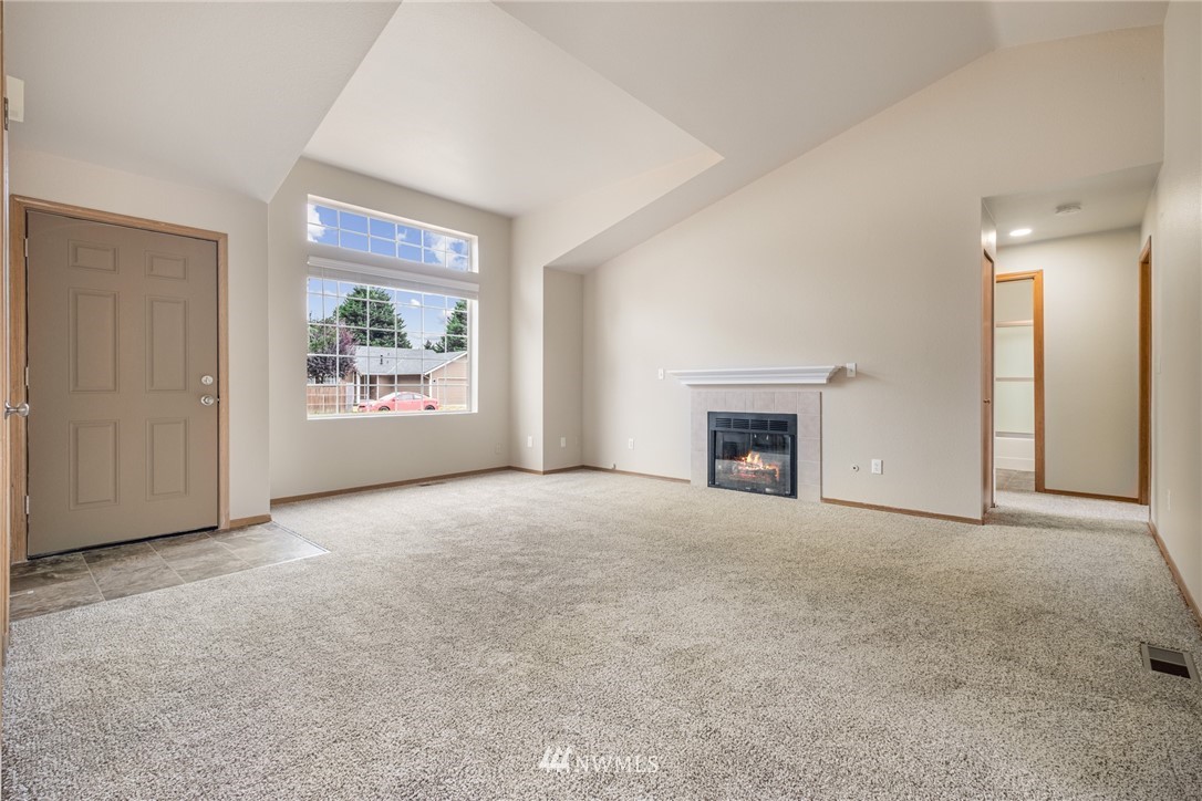 609 Rachael Place Kent, WA 98032 - Photo 2 of 12 Gallery Image 2