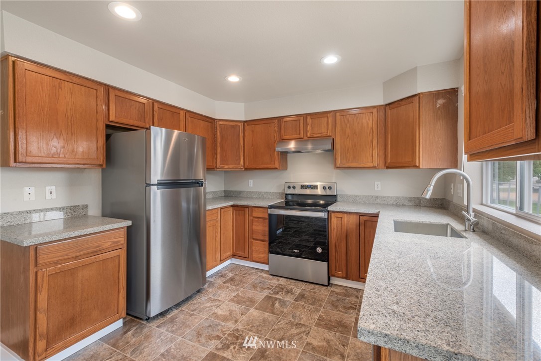 609 Rachael Place Kent, WA 98032 - Photo 3 of 12 Gallery Image 3