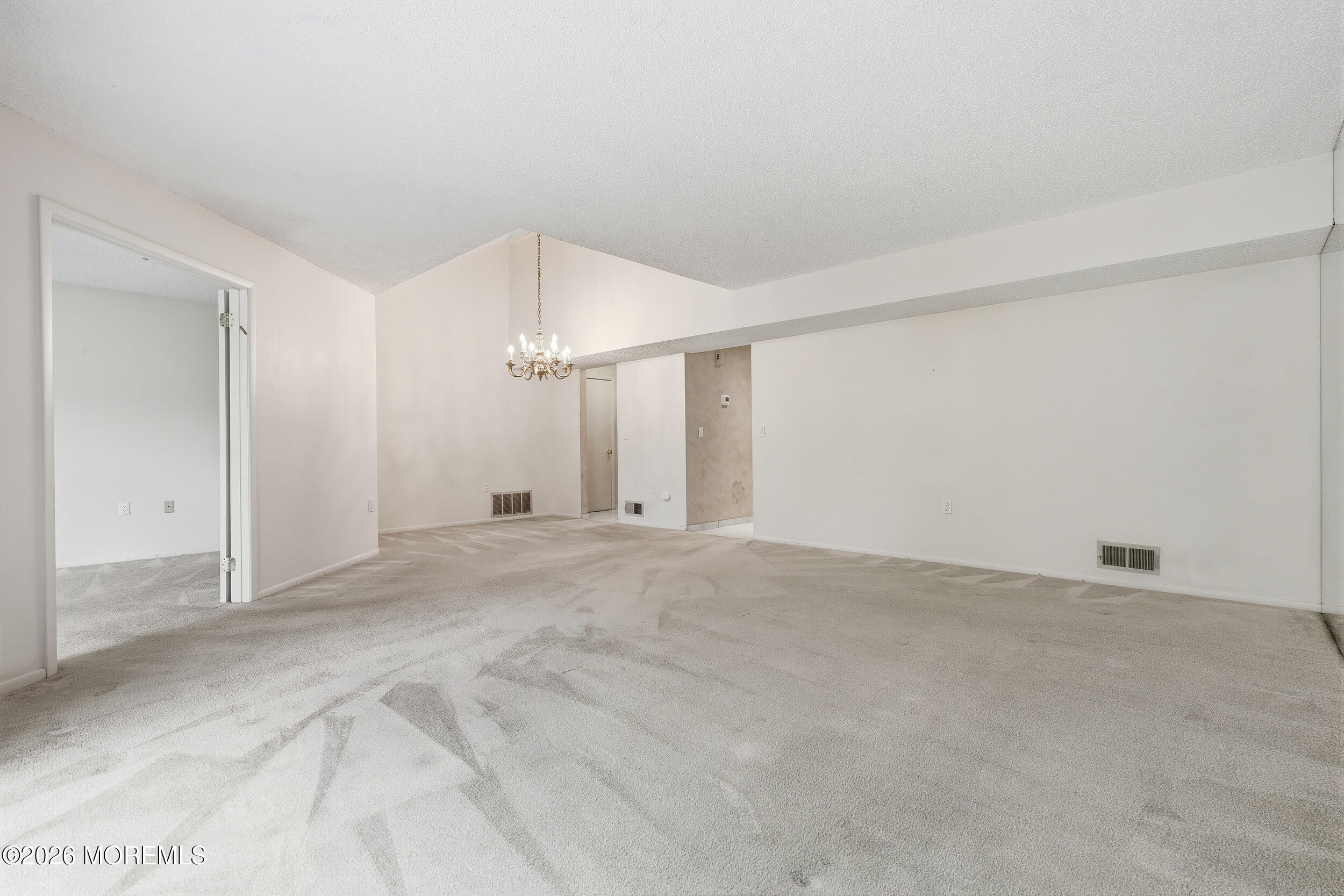 237 Ravenswood Road Englishtown, NJ 07726 - Photo 10 of 37 020
