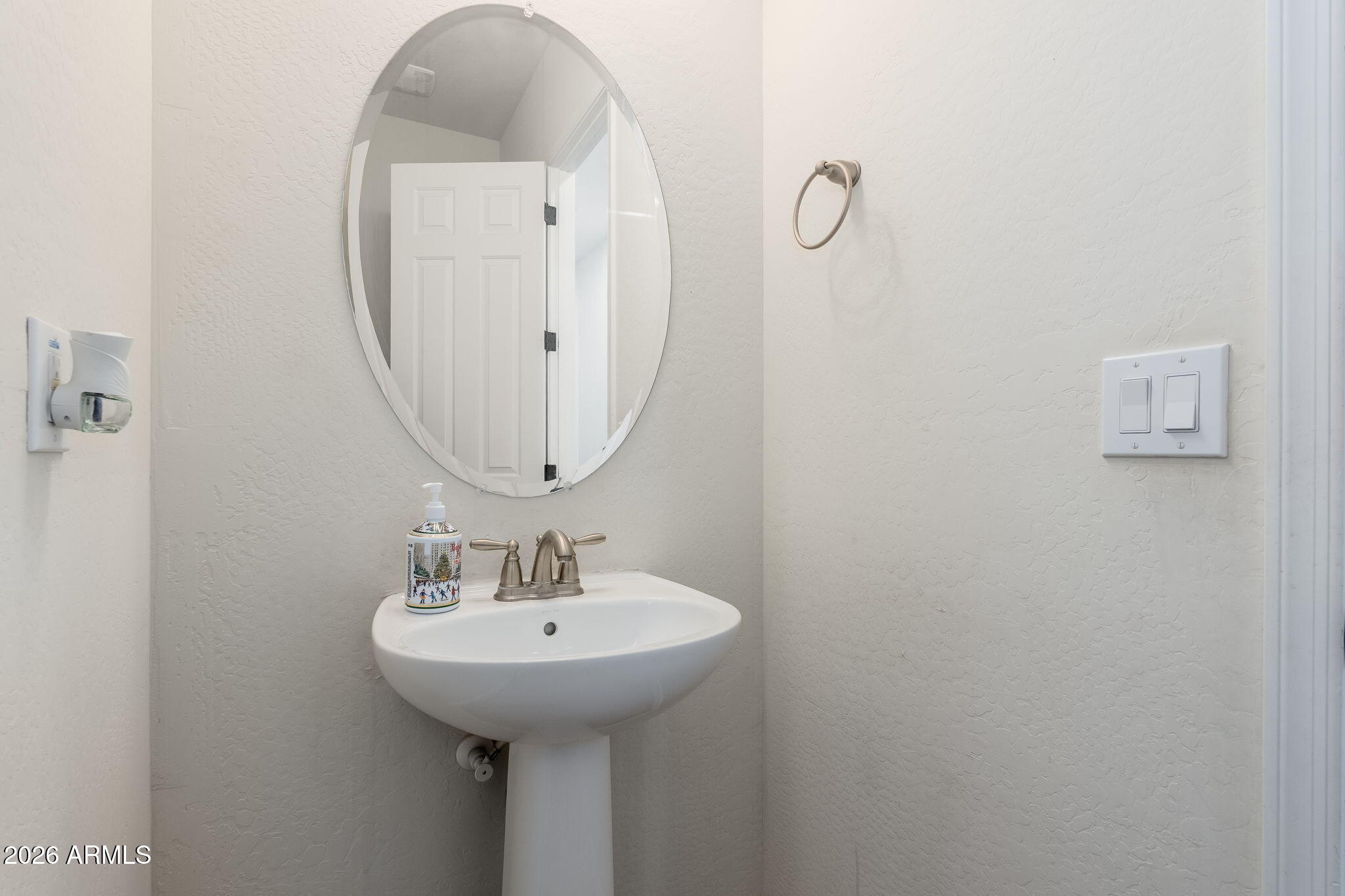 1528 West Red Bird Road Phoenix, AZ 85085 - Photo 19 of 75 1528 W Red Bird Rd - 38