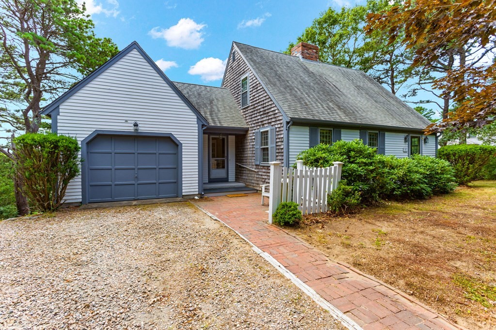 25 Amy Brown Road Mashpee, MA 02649 - Photo 9 of 27