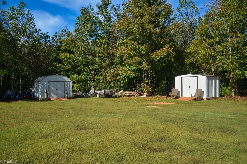 448 Brintle Road Reidsville, NC 27320 - Photo 11 of 42 Gallery Image 11
