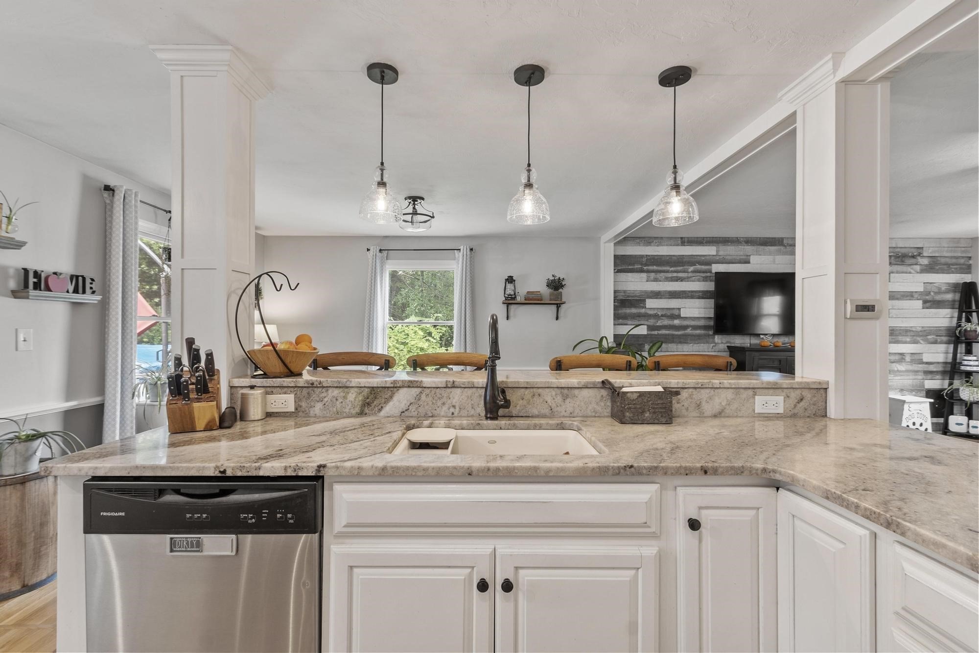 43 Windy Ridge Road Holden, MA 01522 - Photo 20 of 42 Gallery Image 20