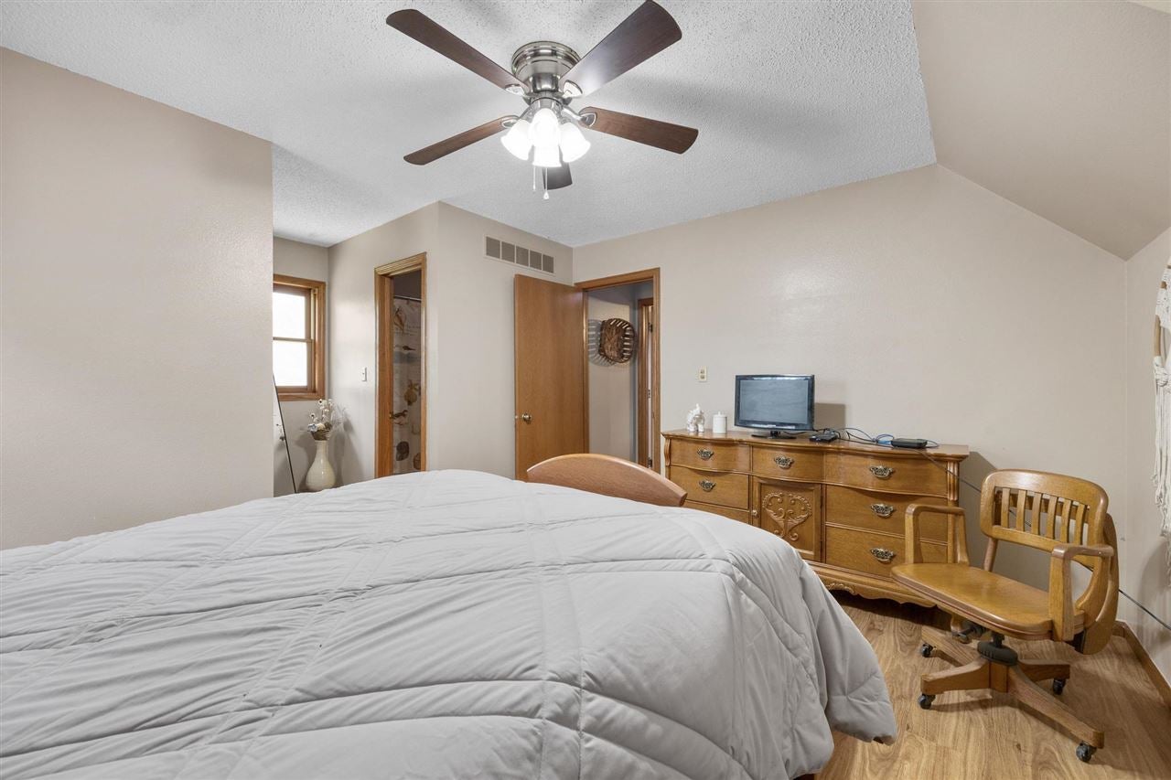 2198 Sugar Bottom Road Northeast Solon, IA 52333 - Photo 22 of 51 Gallery Image 22