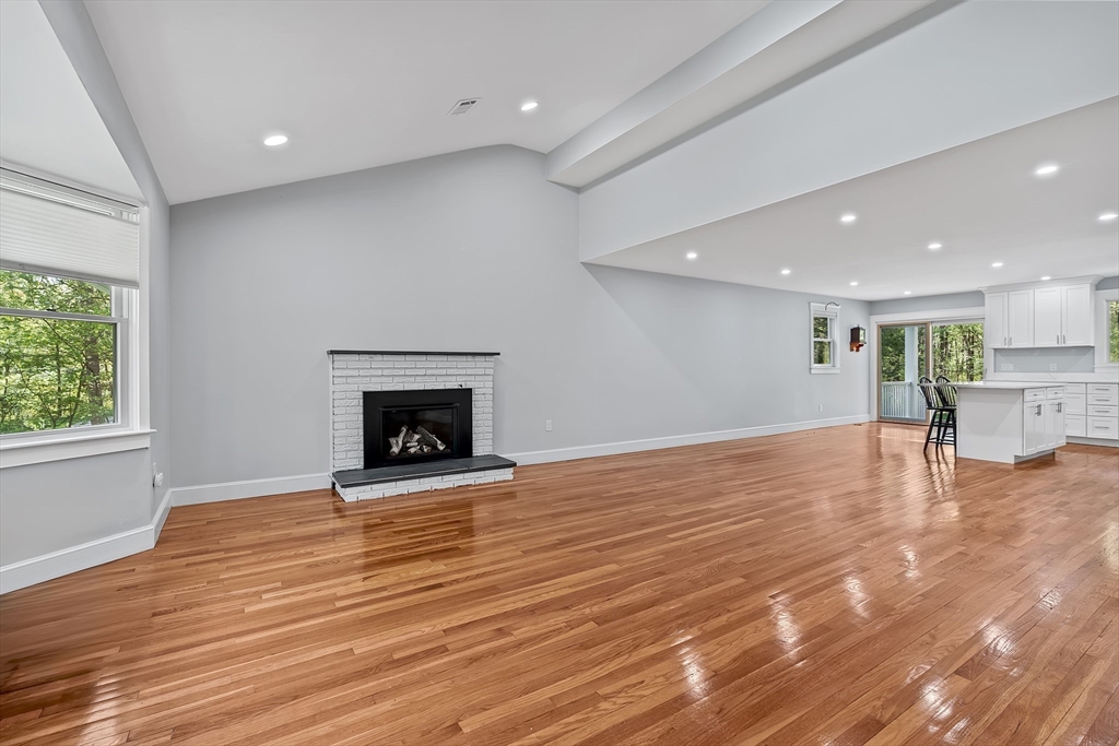 604 Dover Road Westwood, MA 02090 - Photo 4 of 32 Gallery Image 4