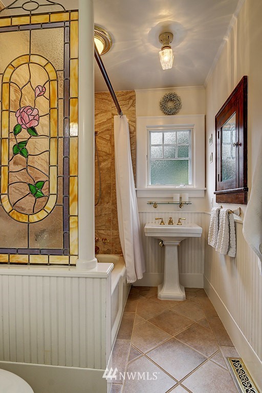 428 3rd Avenue North Edmonds, WA 98020 - Photo 10 of 21 a bathroom with a sink and a mirror