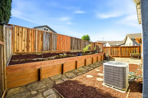 a front view of house with yard