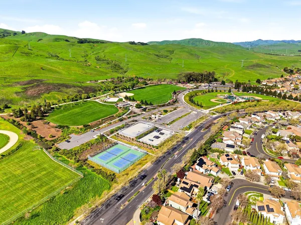 $575,000 | 1724 Autumn Meadow Drive, Fairfield, CA 94534