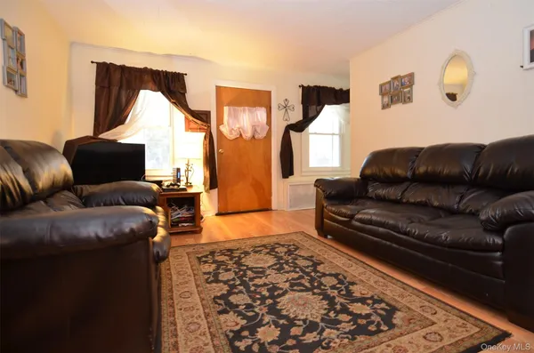 $2,100 | 1342 Highway 44, Unit 1, Pleasant Valley, NY 12569