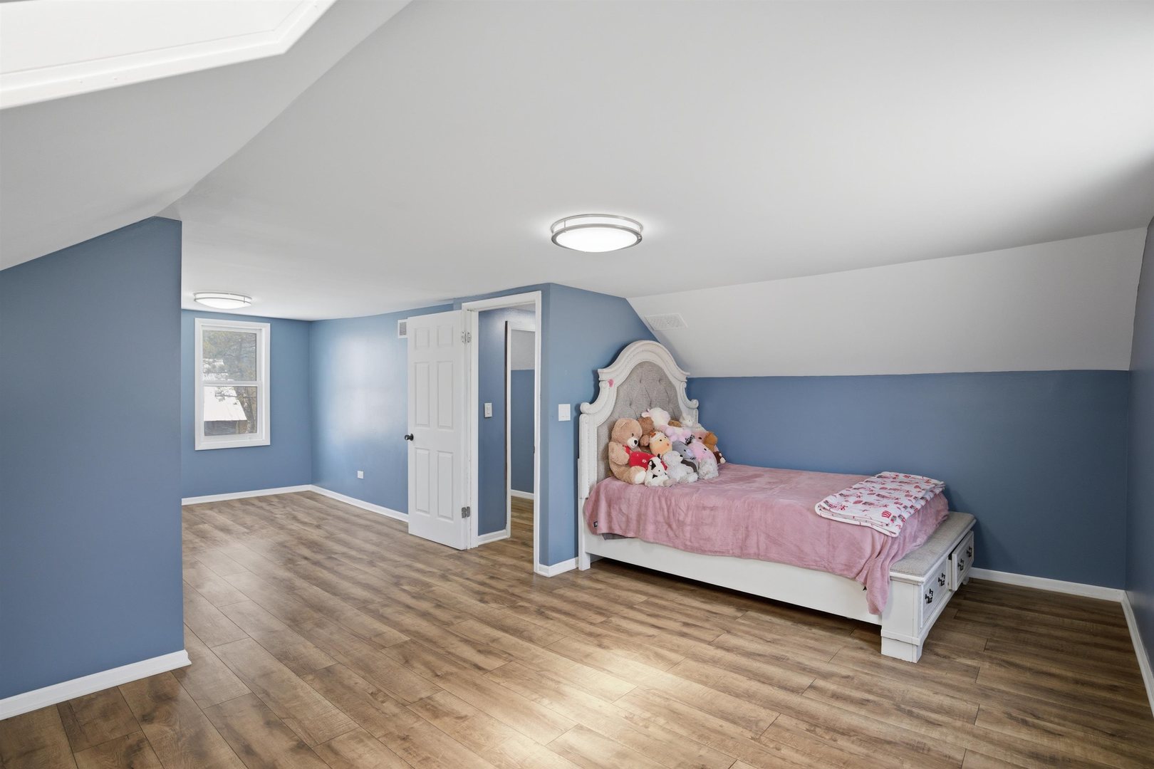 17N620 Ketchum Road Hampshire, IL 60140 - Photo 23 of 50 a bedroom with a bed and a window