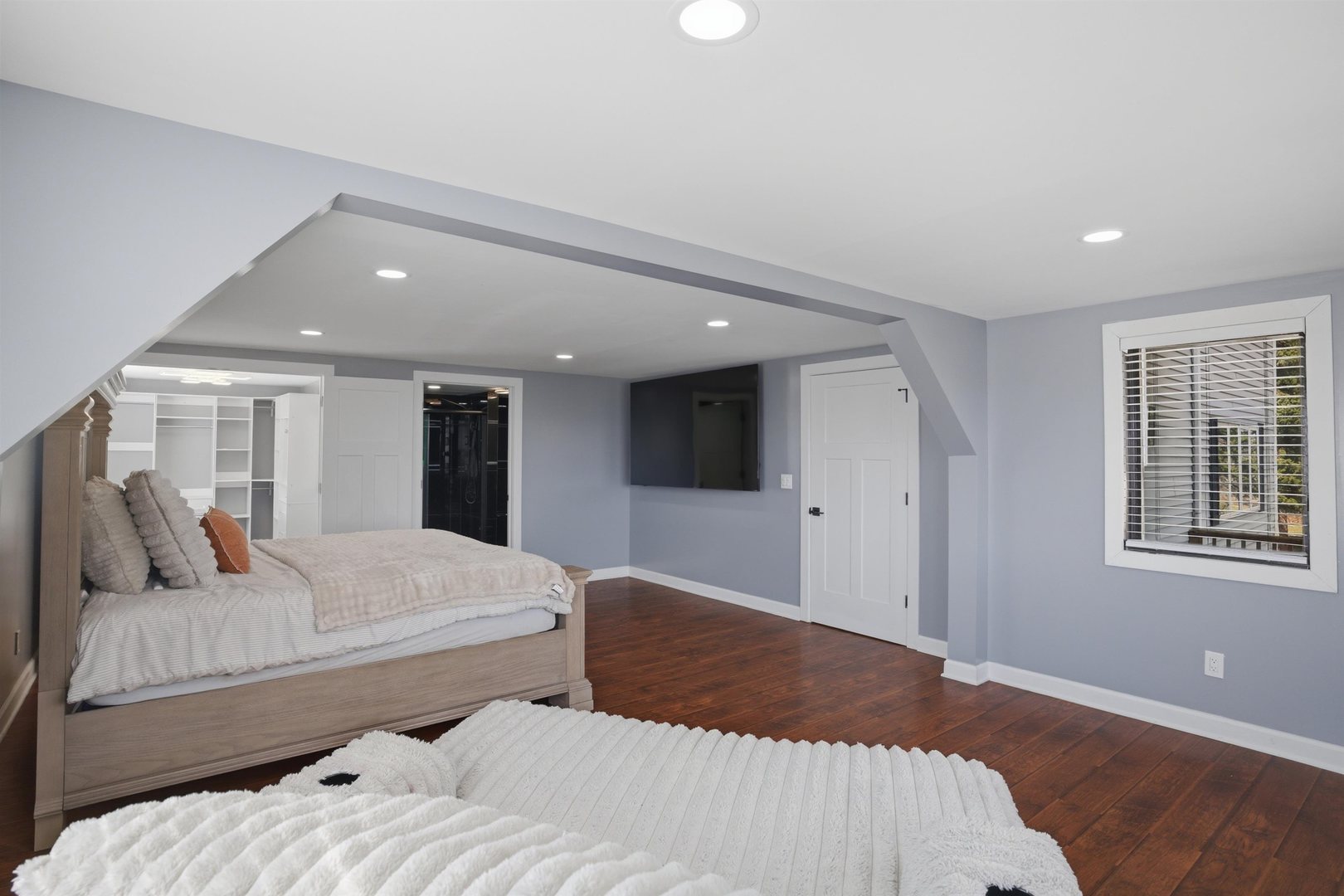 17N620 Ketchum Road Hampshire, IL 60140 - Photo 35 of 50 a bedroom with two beds and a chandelier