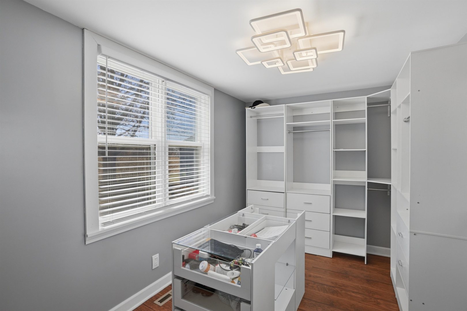 17N620 Ketchum Road Hampshire, IL 60140 - Photo 43 of 50 a room that has a bed and a window