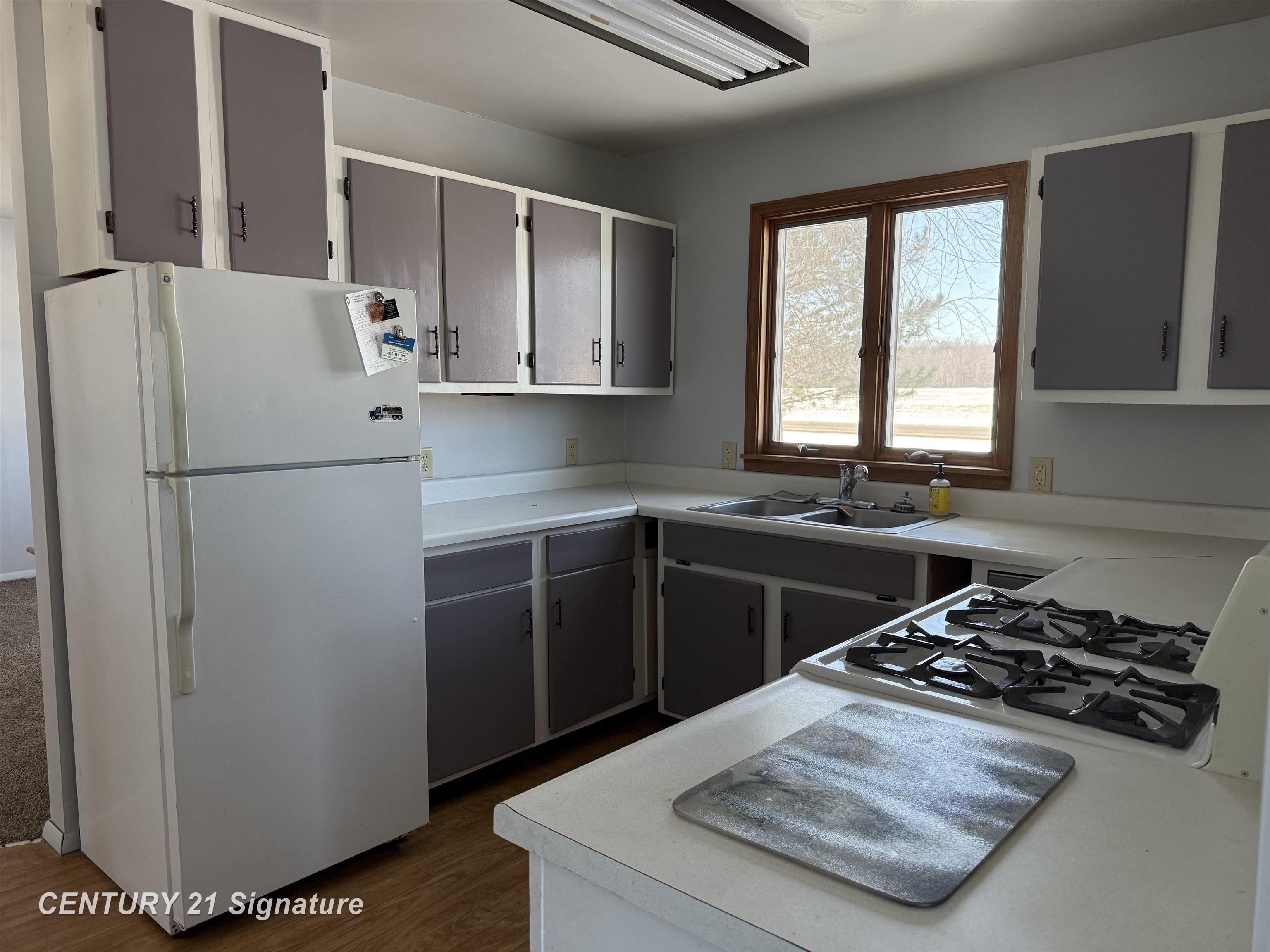 6867 7 Mile Road Freeland, MI 48623 - Photo 6 of 25 Kitchen