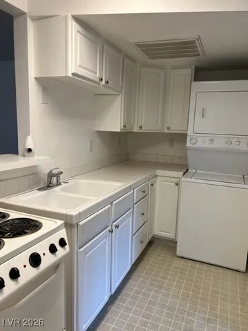 $895 | 210 Tungsten Street, Unit 4, Henderson, NV 89015