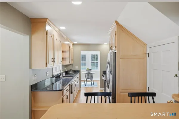 $999,500 | 559 Highway 81, Killingworth, CT 06419