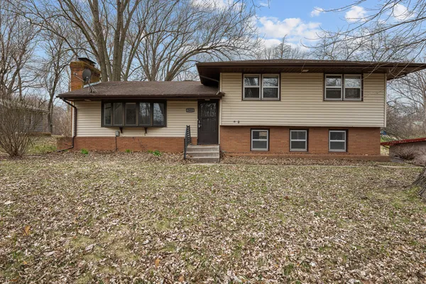 $199,000 | 2412 West 3rd Street, Coal Valley, IL 61240