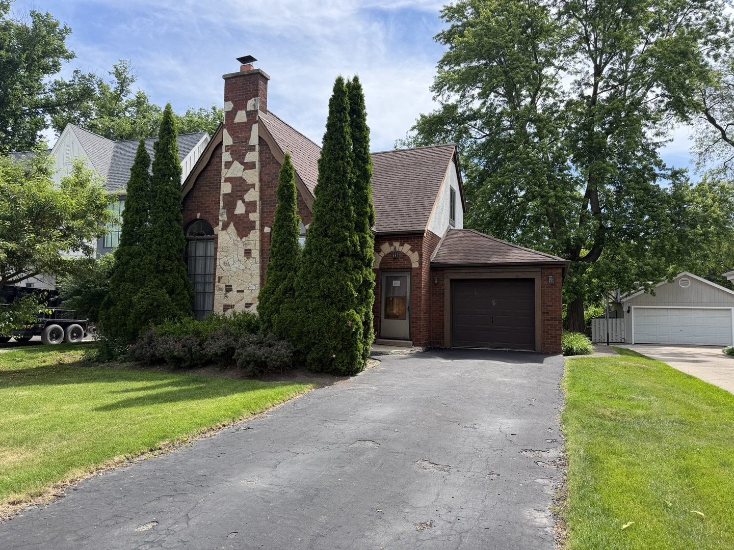 165 South Fairview Avenue Elmhurst, IL 60126 - Photo 1 of 23